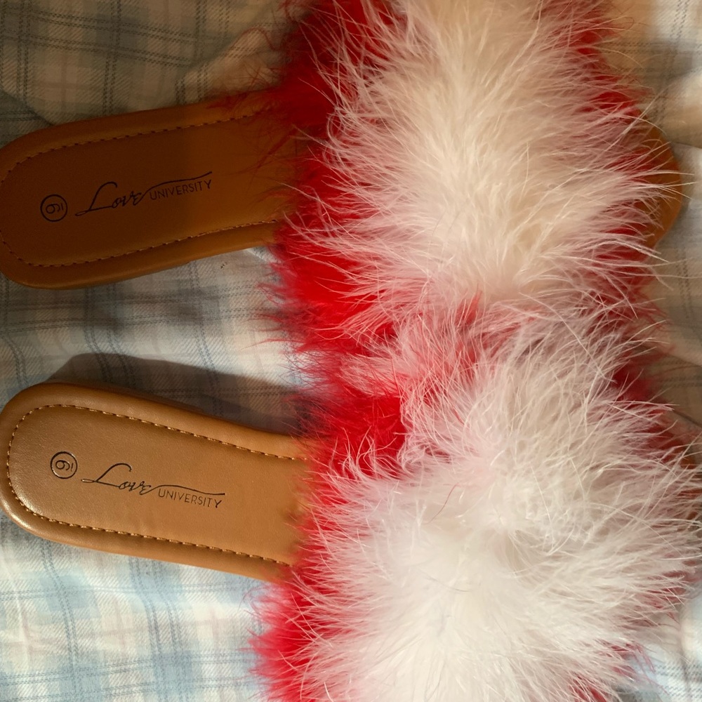 Canada day slip ones size 9